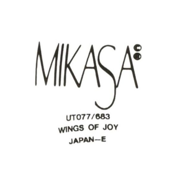 Mikasa Wings of Joy Christmas Trinket Box Porcelain 5'' Peace Joy Love Vtg 1990s - Picture 6 of 6